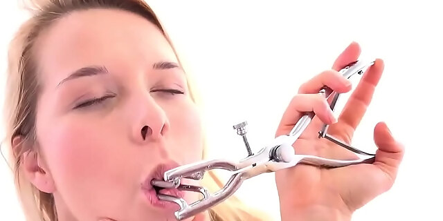 ass,fisting,juicy,lesbian,licking