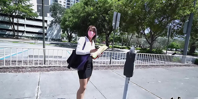 blowjob,brunette,cash,creampie,kinky