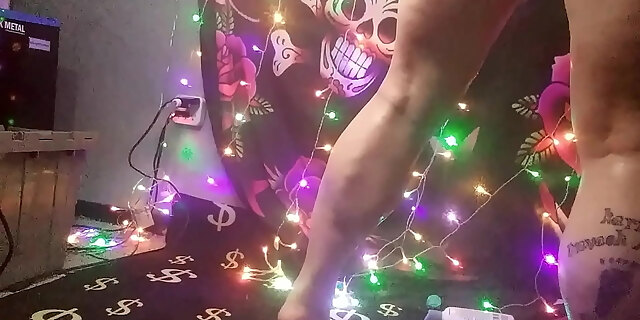 feet,milf,muscle,oiled