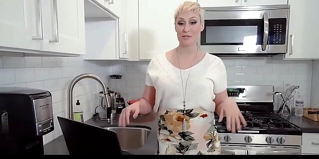 american,australian,big tits,big tits blonde,boobs,busty,canadian,curvy,mature,milf,stepmom