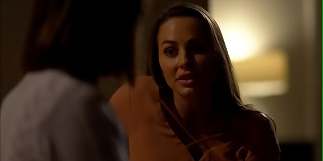 babes,brunette,fingering,lesbian,licking,milf,pussy,squirt