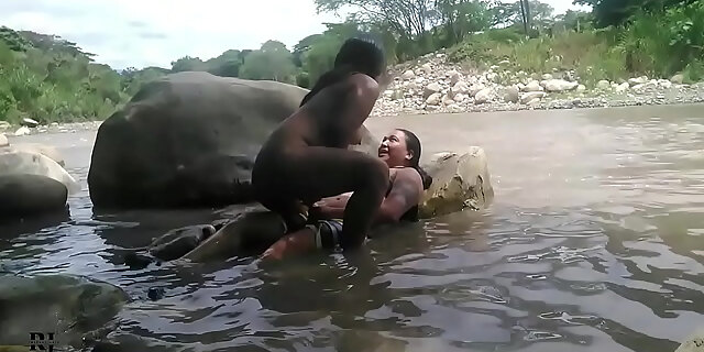 amateur,anal,big ass,colombian,homemade,latina,lesbian,masturbation,outdoor,public