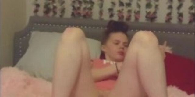 amateur,babes,brunette,college,female orgasm,masturbation,orgasm,pawg,pussy,solo,squirt