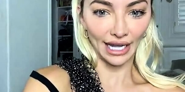 amateur,blonde,naughty,softcore,solo