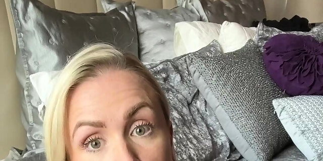 blonde,chubby blonde,masturbation,softcore,solo