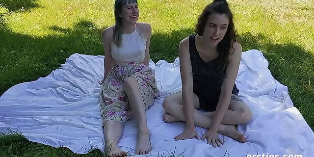 amateur,ass,babes,boobs,bus,german,hairy,kissing,lesbian,licking,natural tits,outdoor,pussy,pussy eating,romantic,small tits