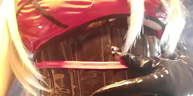 ass,big ass,face sitting,femdom,latex,molten